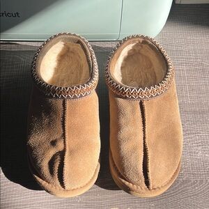 Ugg Tasman slippers
